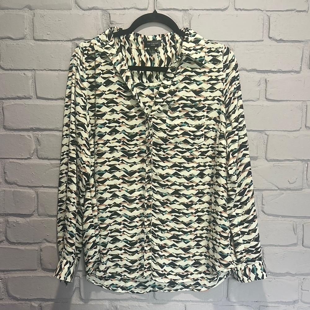 NWOT The Limited Black and White Patterned Button Down Shirt size L